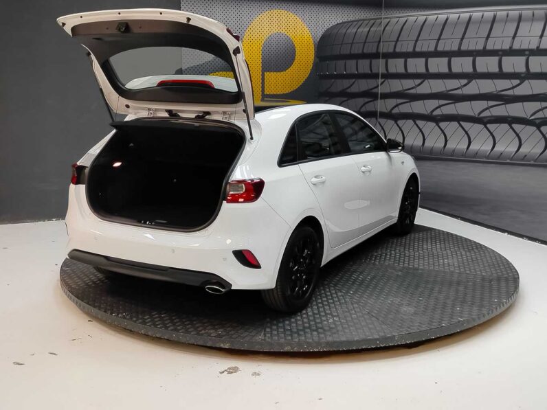 								Kia Ceed full									