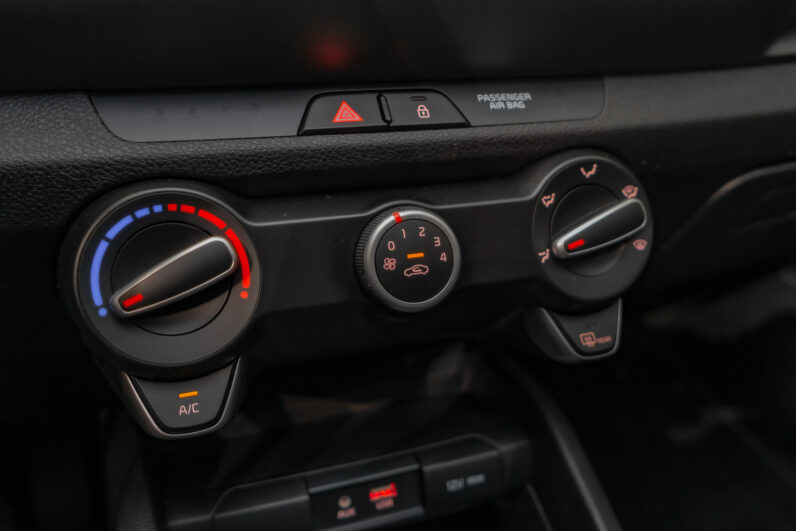 								Kia Stonic full									