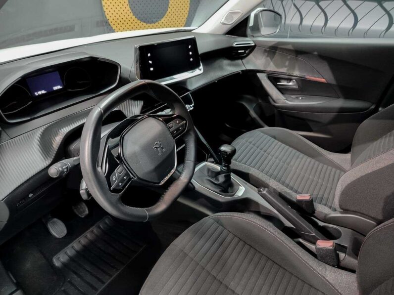 								Peugeot 2008 full									