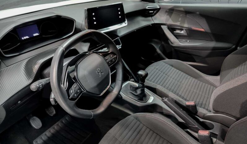 								Peugeot 2008 full									