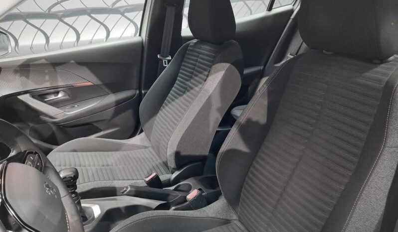 								Peugeot 2008 full									