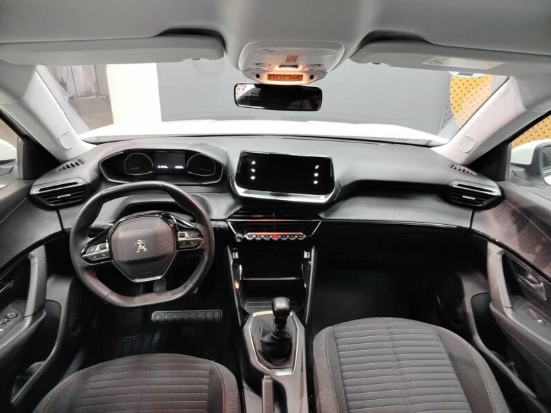 								Peugeot 2008 full									