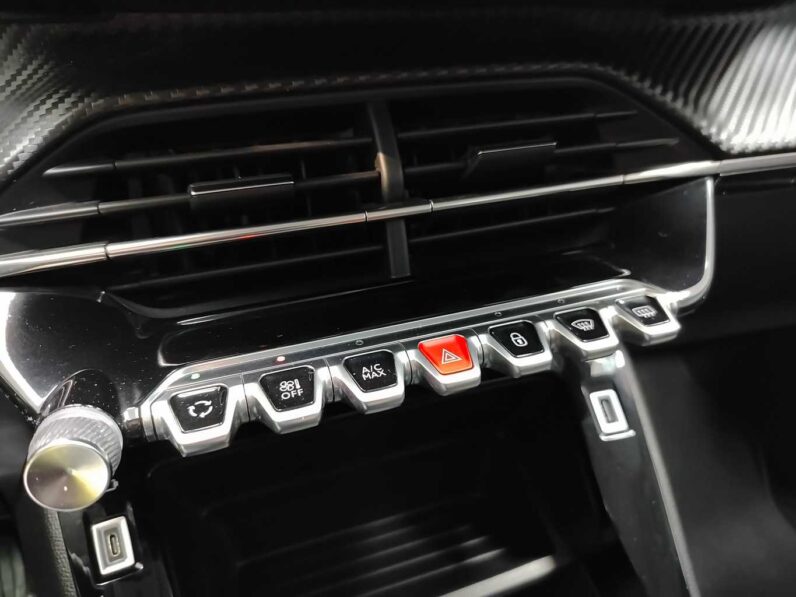 								Peugeot 2008 full									