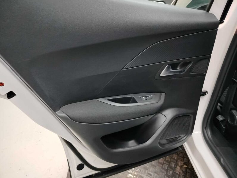 								Peugeot 2008 full									