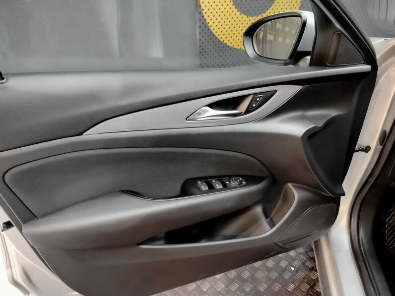 								Opel Insignia full									