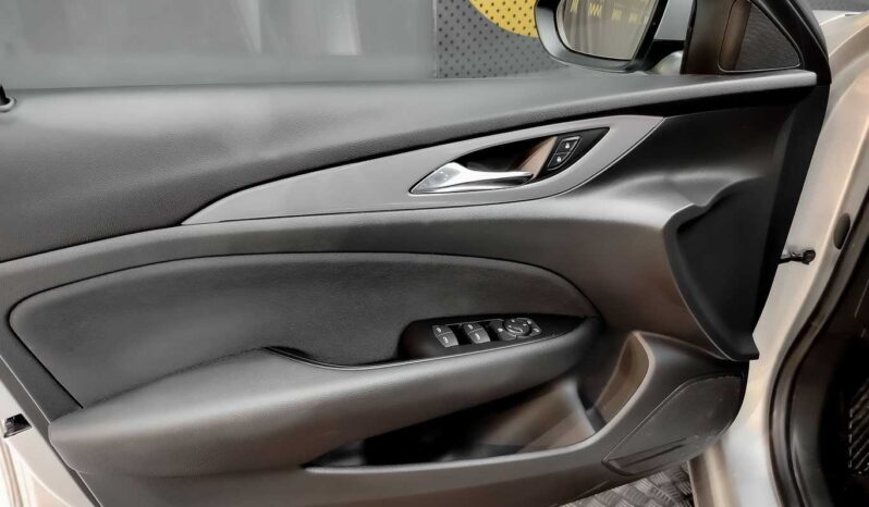 								Opel Insignia full									