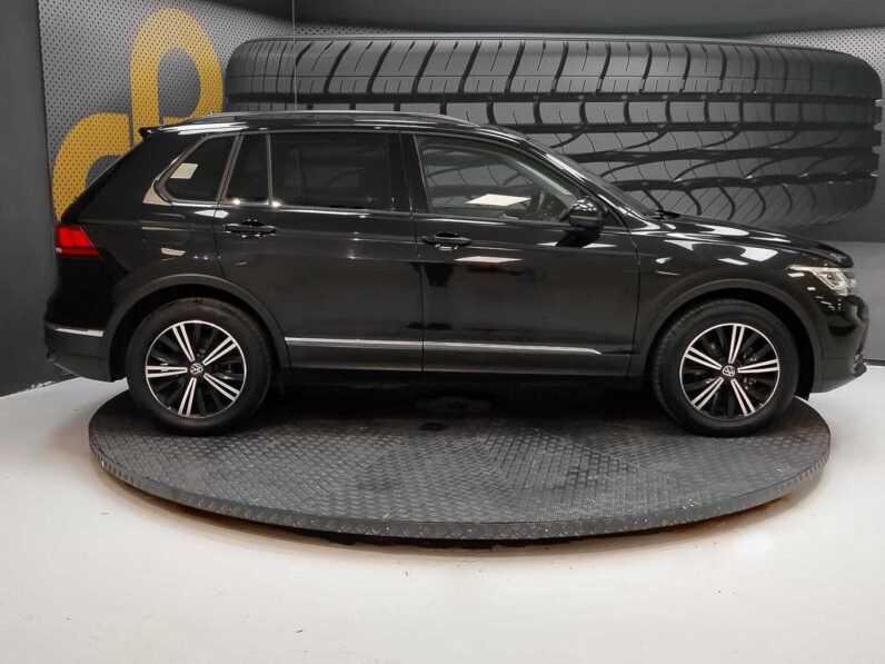 								Volkswagen Tiguan full									