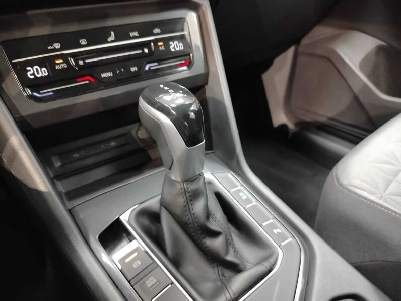 								Volkswagen Tiguan full									