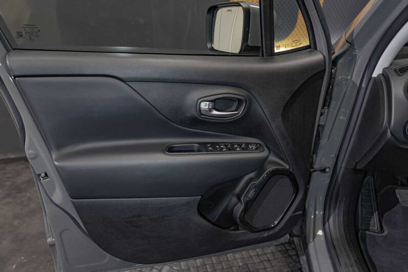 								Jeep Renegade full									