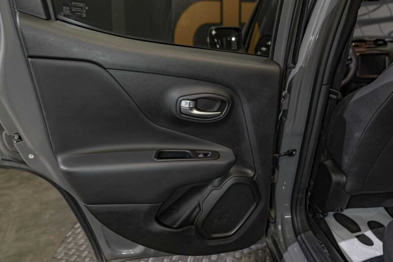 								Jeep Renegade full									