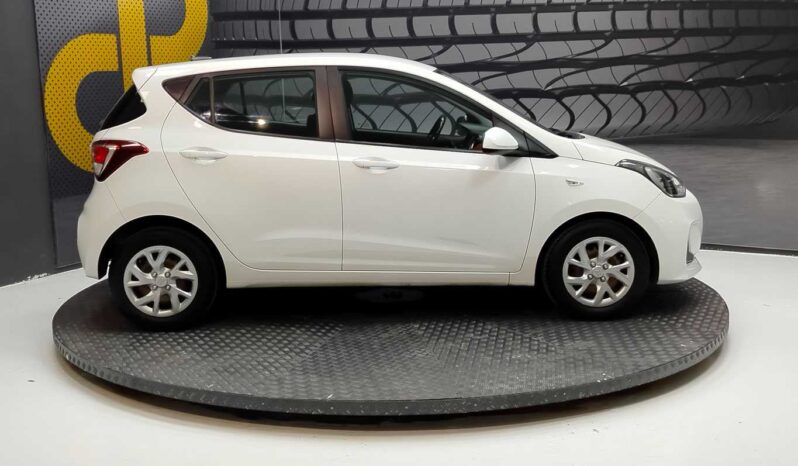 								Hyundai i10 full									