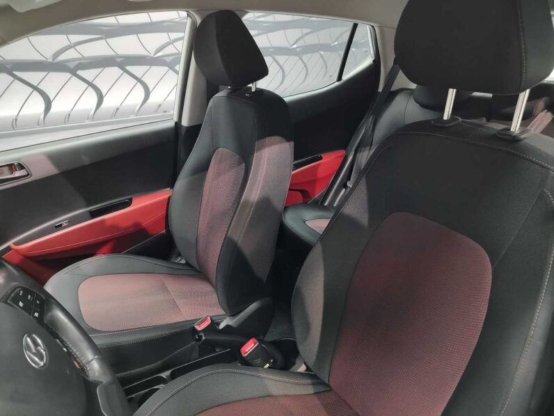								Hyundai i10 full									