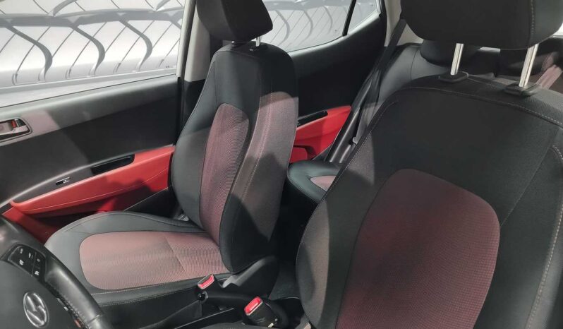 								Hyundai i10 full									