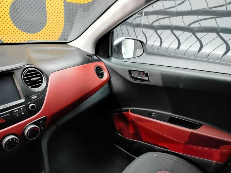 								Hyundai i10 full									