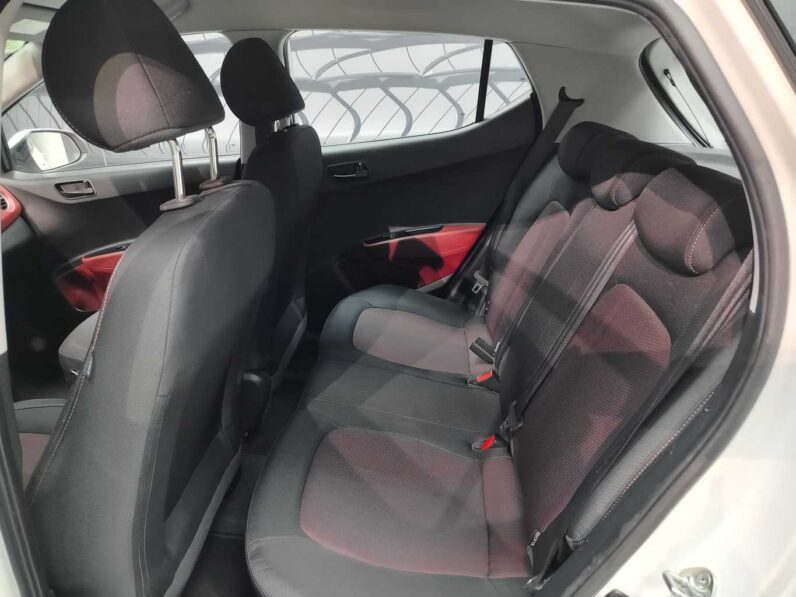 								Hyundai i10 full									
