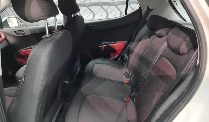 								Hyundai i10 full									