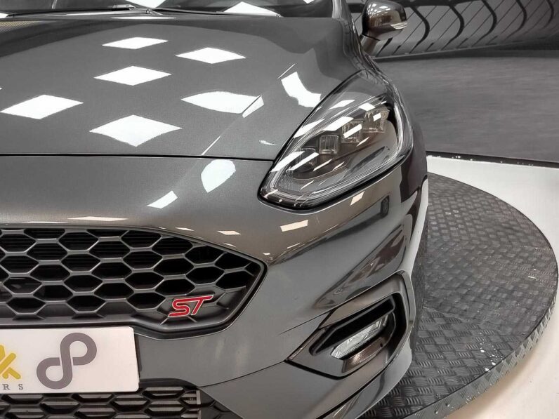 								Ford Fiesta full									