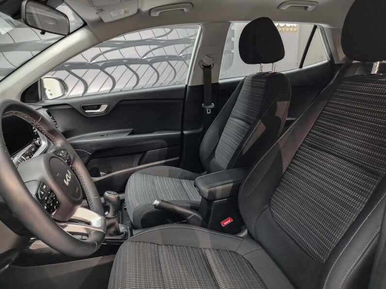 								Kia Stonic full									