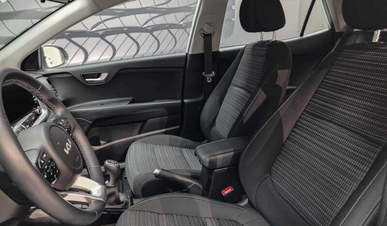 								Kia Stonic full									