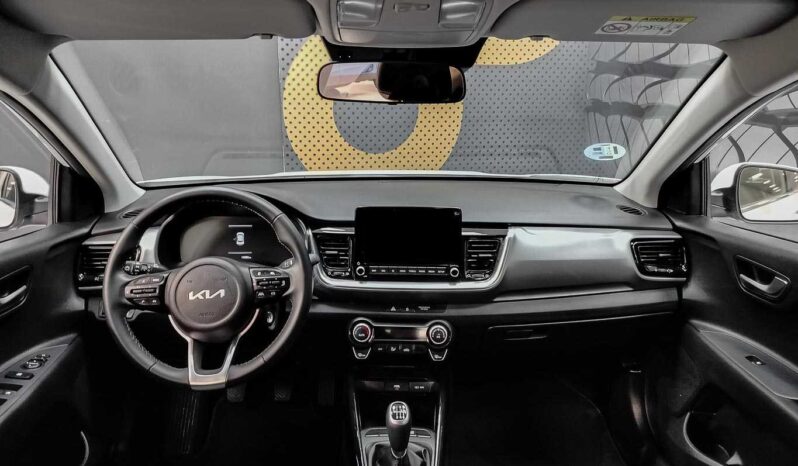 								Kia Stonic full									