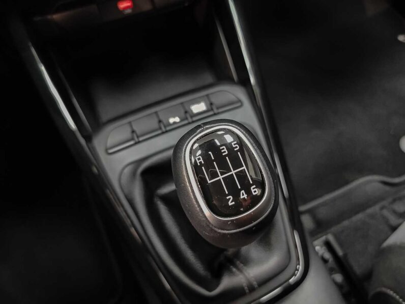 								Kia Stonic full									