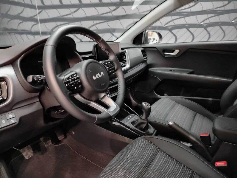 								Kia Stonic full									