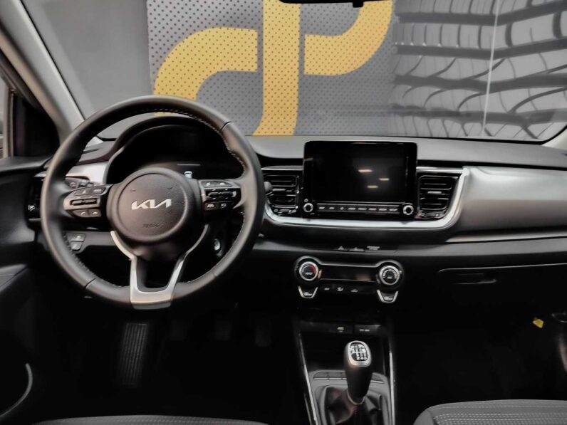 								Kia Stonic full									