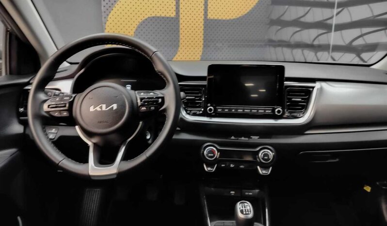 								Kia Stonic full									