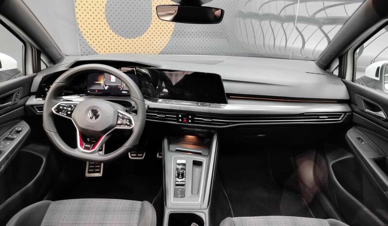 								Volkswagen Golf full									