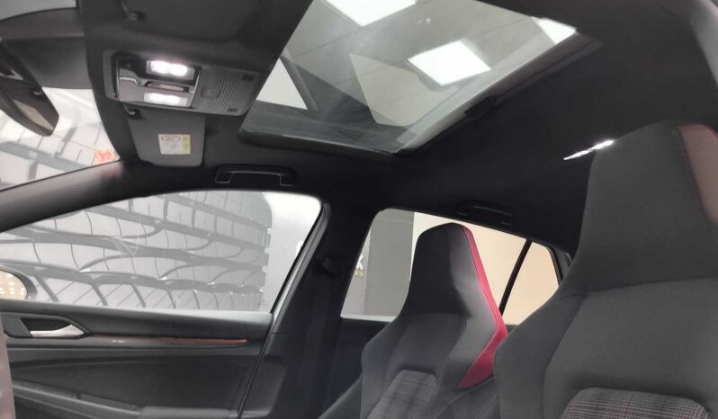 								Volkswagen Golf full									