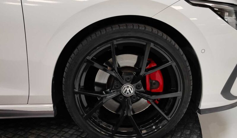 								Volkswagen Golf full									
