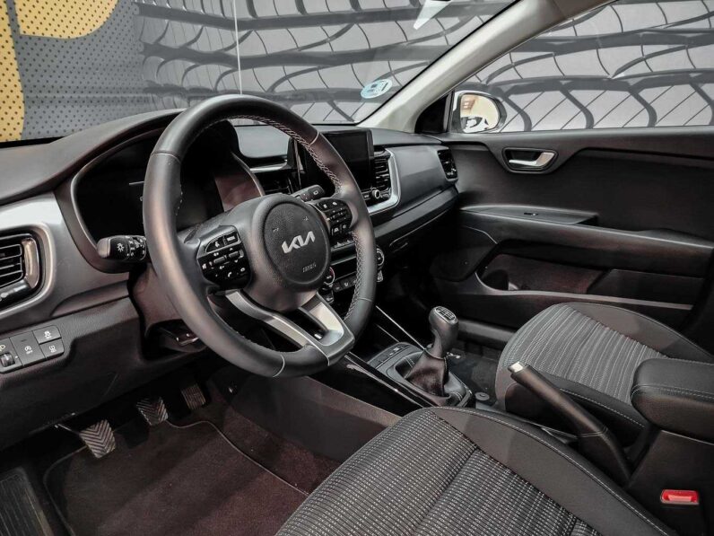 								Kia Stonic full									