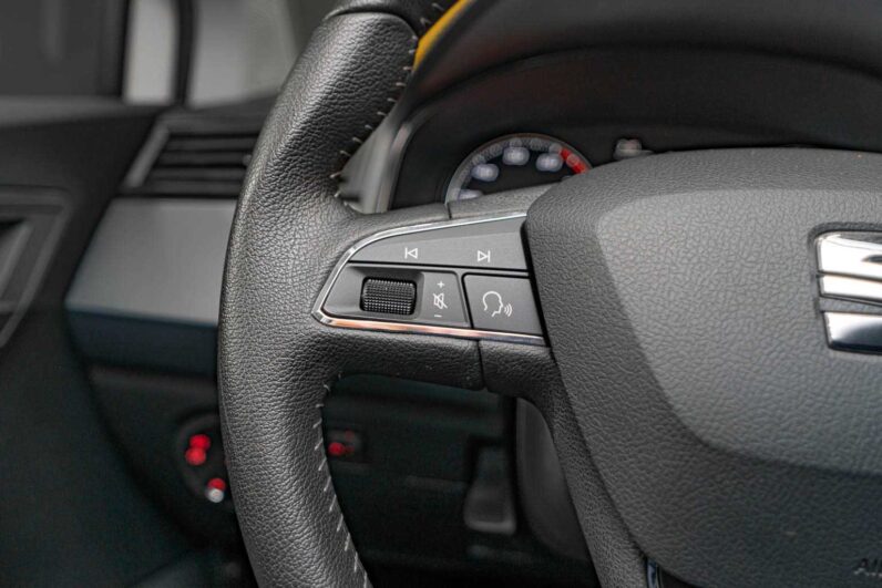 								SEAT Arona full									