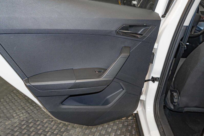 								SEAT Arona full									