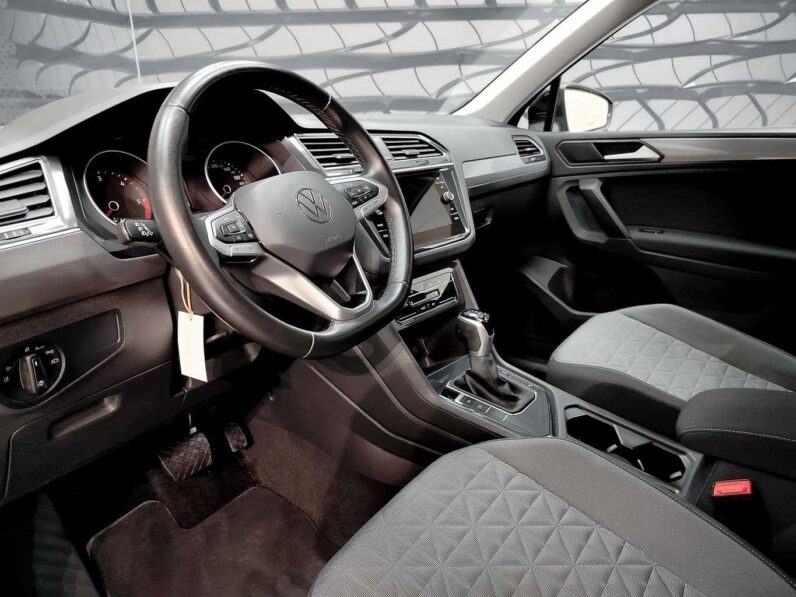 								Volkswagen Tiguan full									