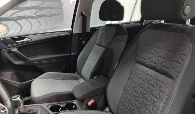 								Volkswagen Tiguan full									