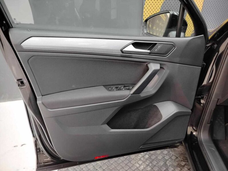 								Volkswagen Tiguan full									