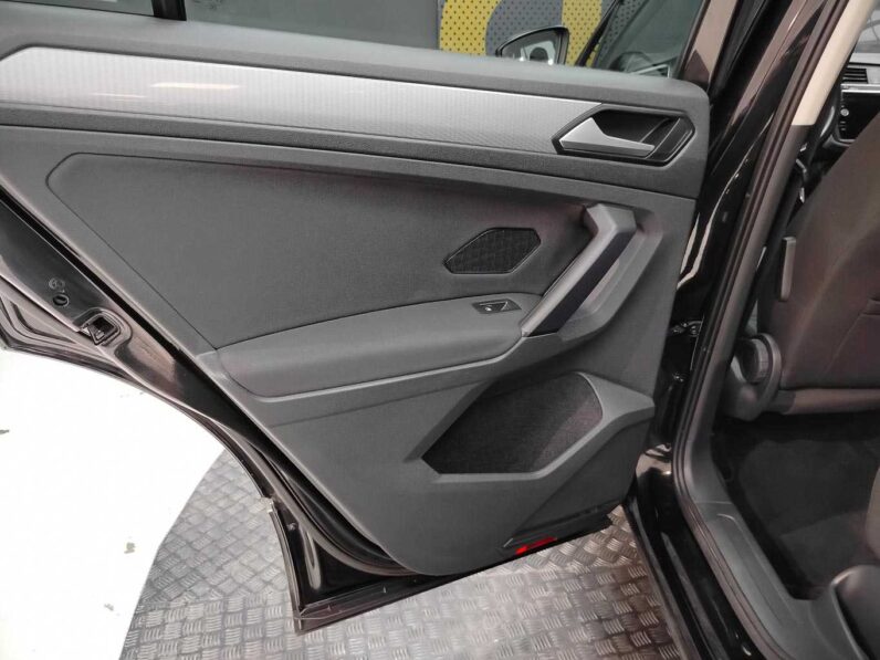 								Volkswagen Tiguan full									