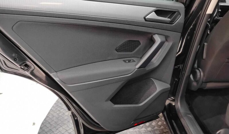 								Volkswagen Tiguan full									