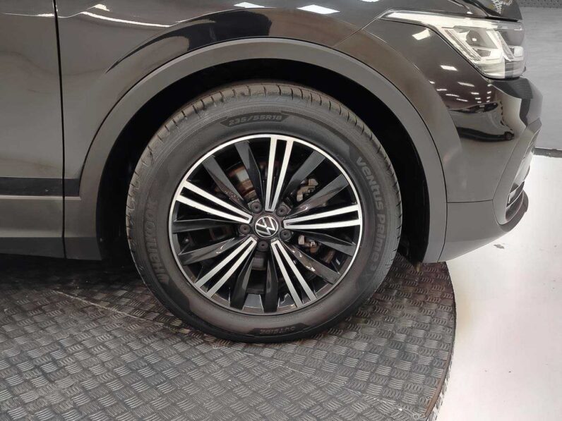 								Volkswagen Tiguan full									