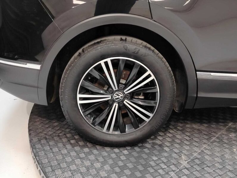 								Volkswagen Tiguan full									