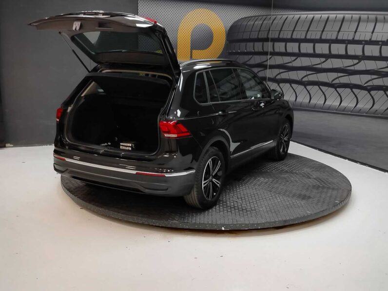								Volkswagen Tiguan full									