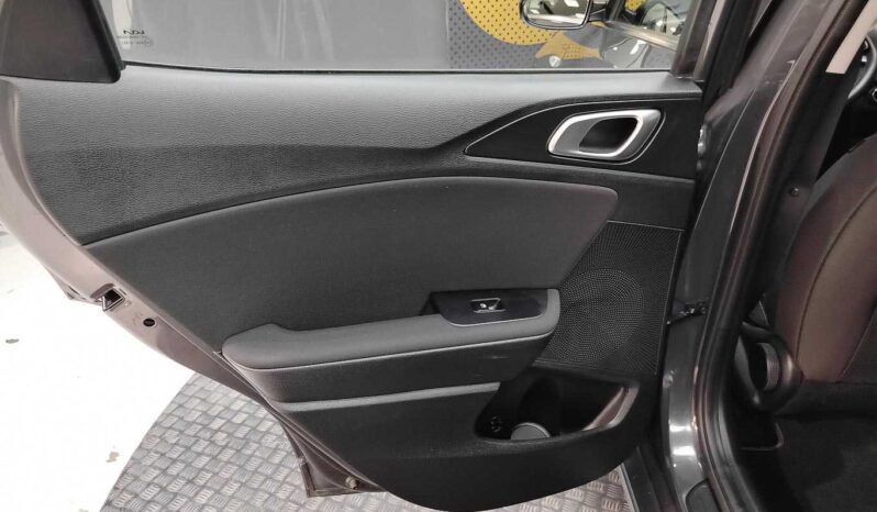 								Kia XCeed full									