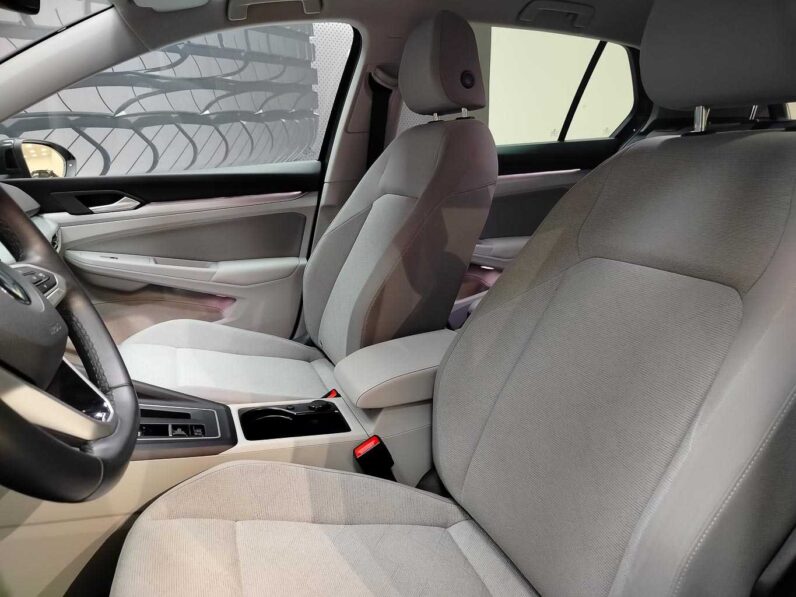 								Volkswagen Golf full									