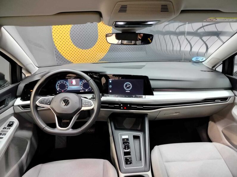 								Volkswagen Golf full									