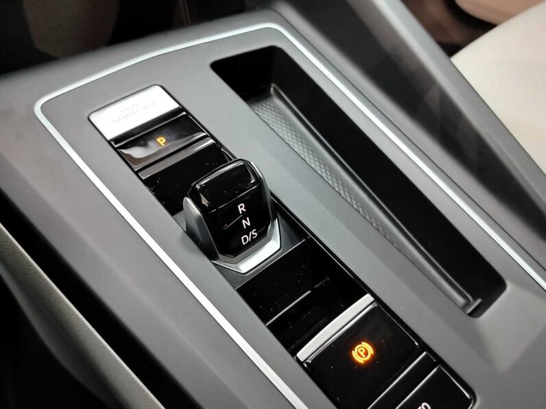 								Volkswagen Golf full									