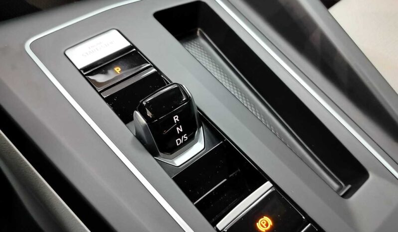 								Volkswagen Golf full									