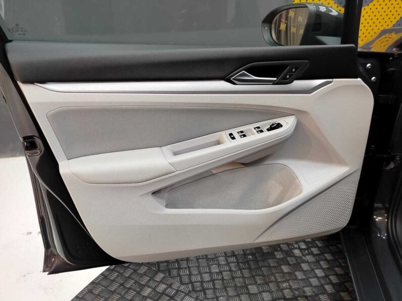 								Volkswagen Golf full									