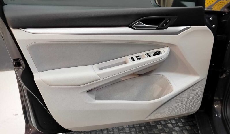 								Volkswagen Golf full									