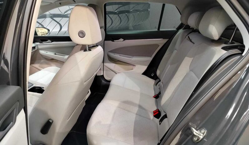 								Volkswagen Golf full									